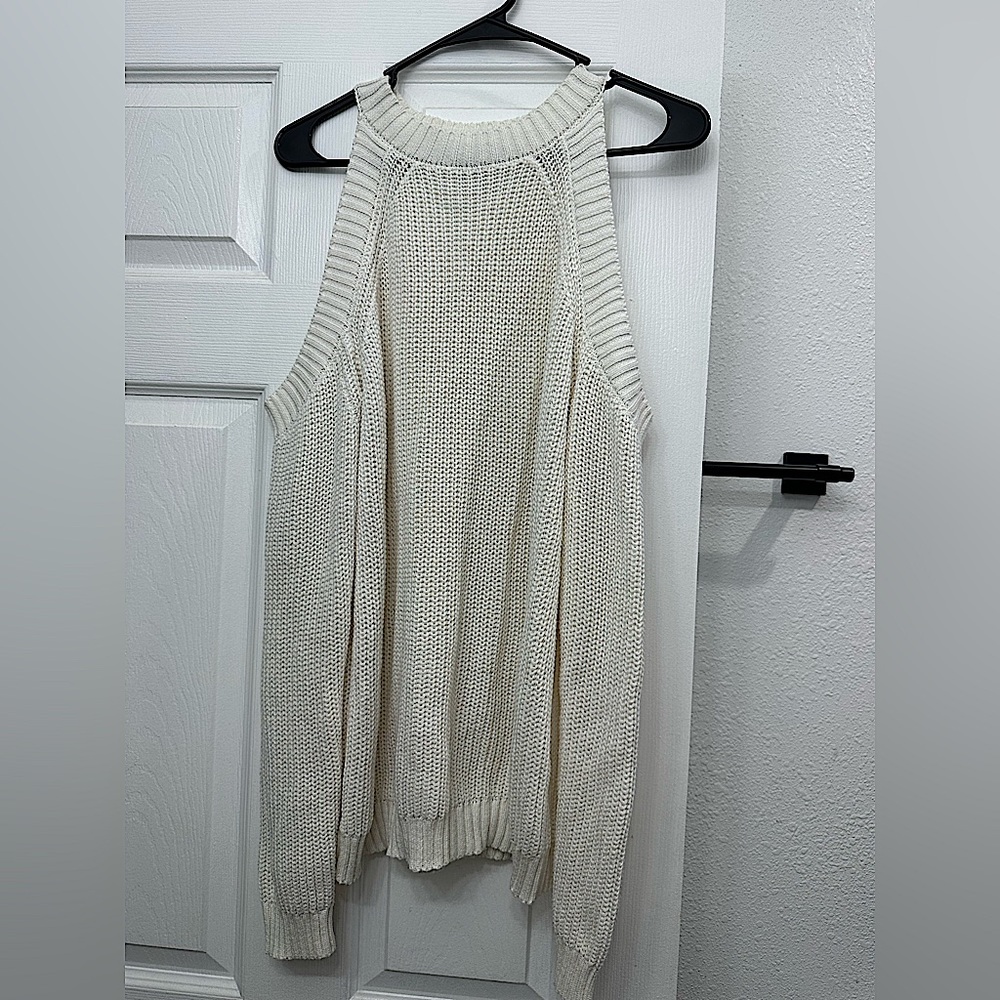 Forever 21. Knitted white sweater